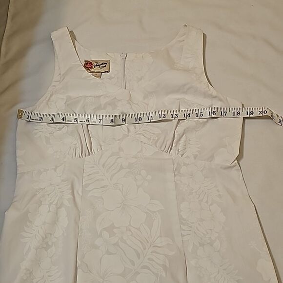 Hilo Hattie - The Hawaiian Original white embossed dress size M - Picture 5 of 10